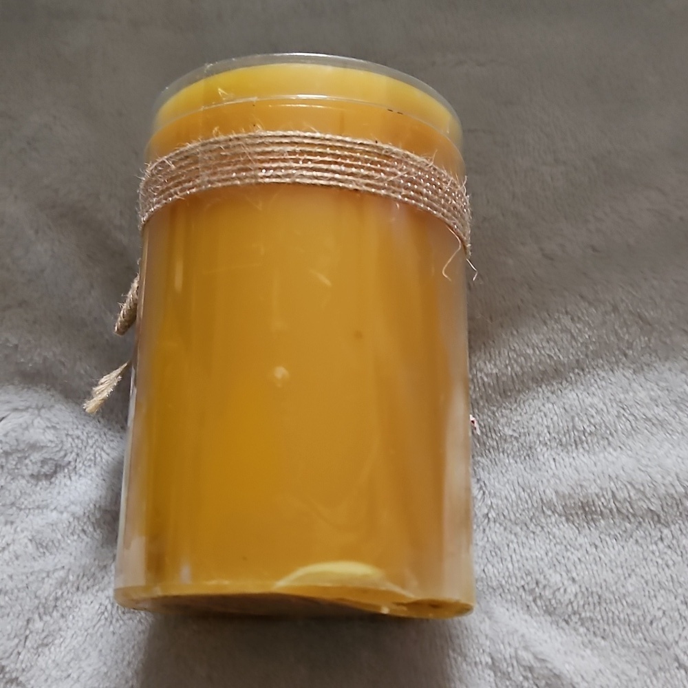 Western Brook Pumpkin Patch Scented Candle Yellow Autumn Gratitude 2.75in x 4 - Picture 4 of 5